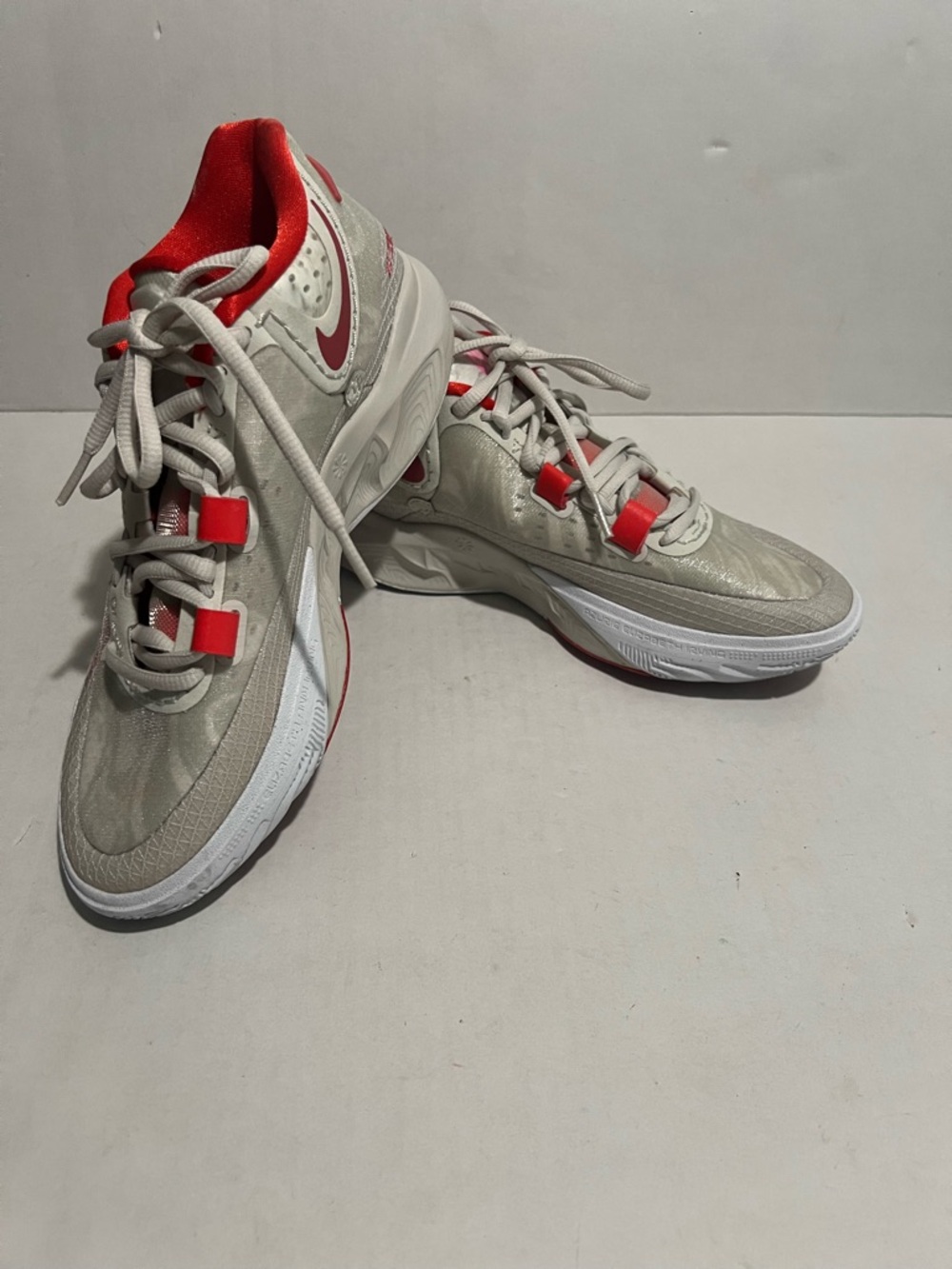 Nike Kyrie 8 Light Bone  Picante Red Sneakers Size 7.5
Worn inside 1 time